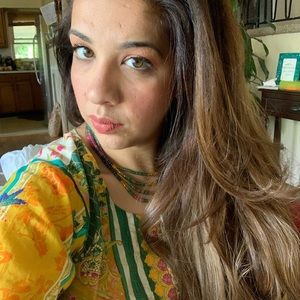 Meet your Posher, Zainab